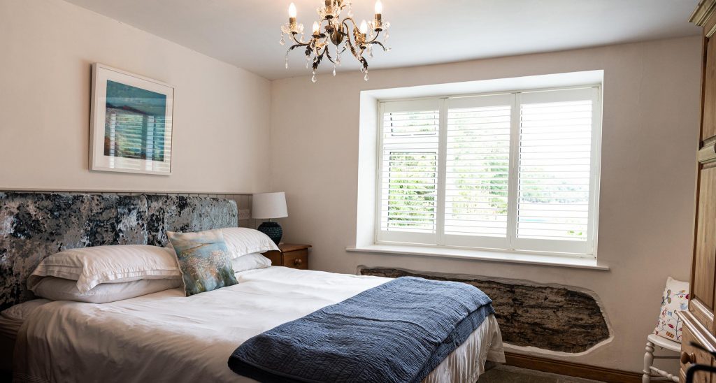 Apartment-Anchorage-double-bed-1