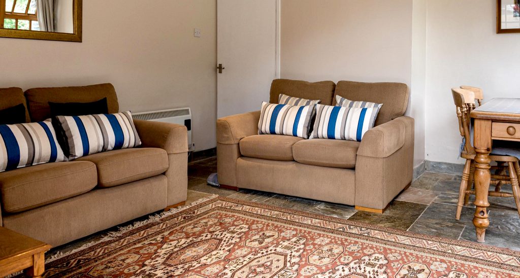 Apartment-Outrigger-lounge